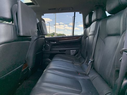 Used 2019 Lexus LX 570 4WD w/ Luxury Package image 32