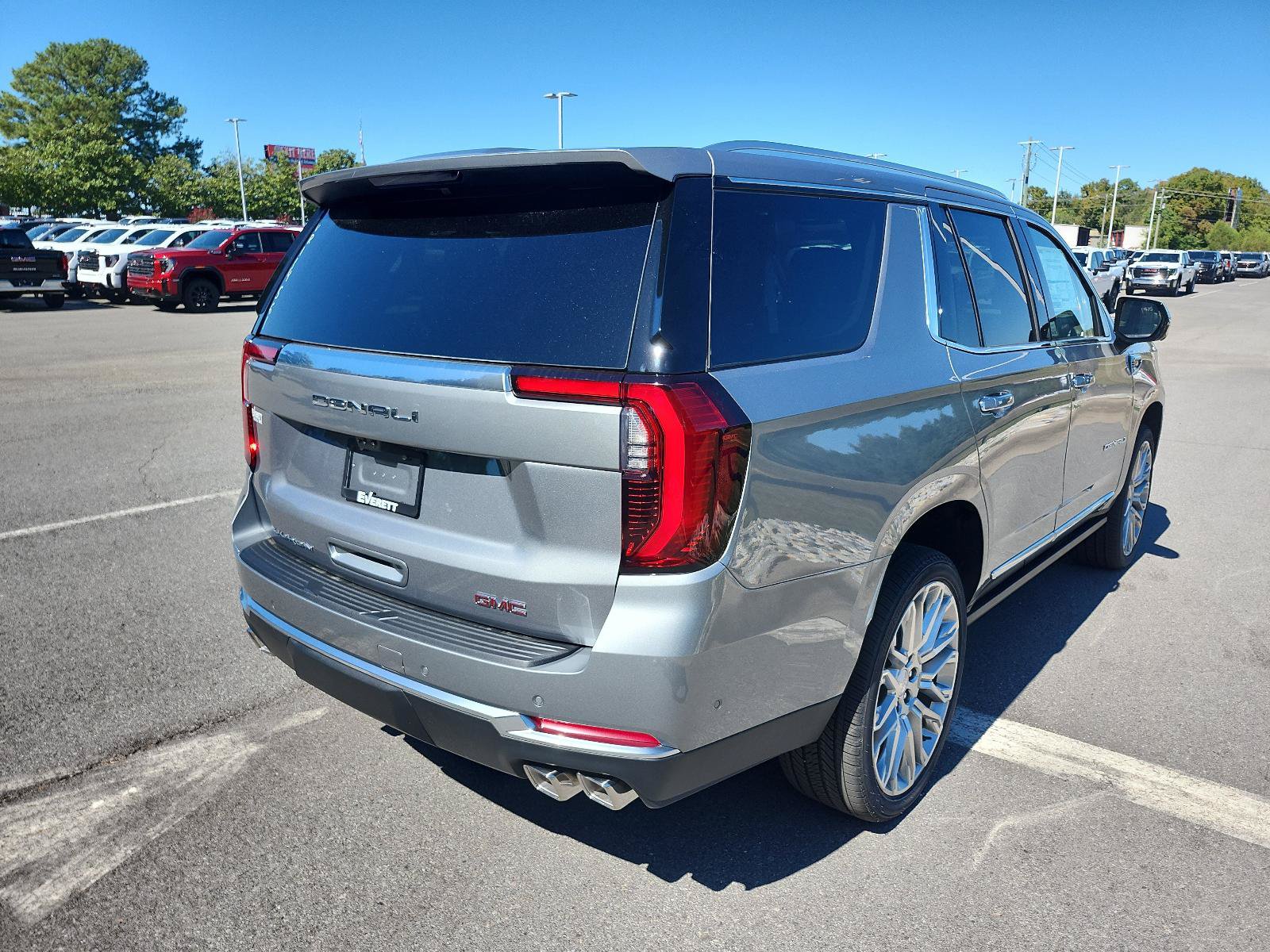 New 2027 GMC Yukon Denali w/ Denali Reserve Package AWD/4WD image 3