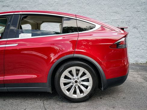 Used 2018 Tesla Model X 100D image 10