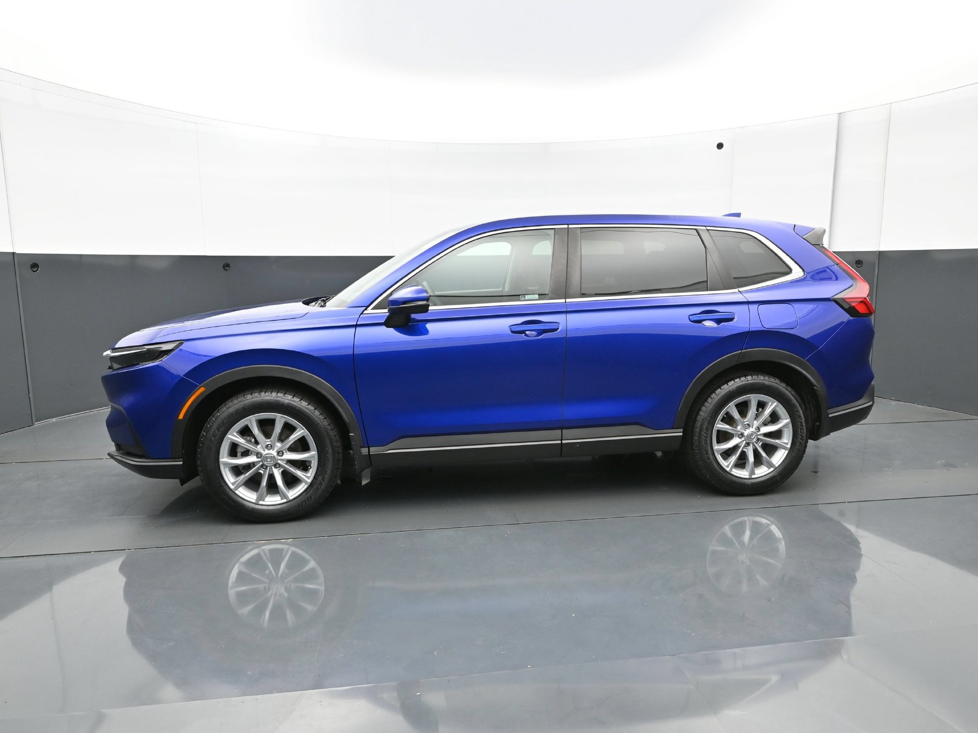 Used 2024 Honda CR-V EX image 3