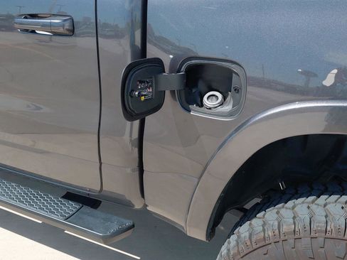 Used 2020 RAM 1500 Laramie AWD/4WD image 22
