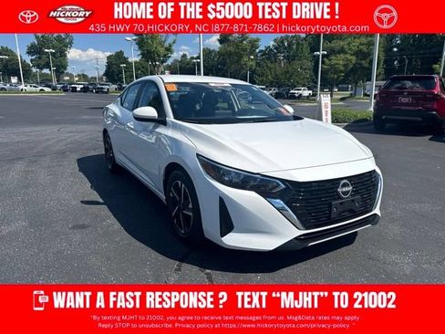 Used 2025 Nissan Sentra SV FWD image 1