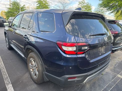 Used 2025 Honda Pilot EX-L image 8