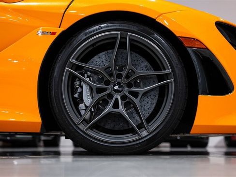 Used 2019 McLaren 720S Performance RWD image 39