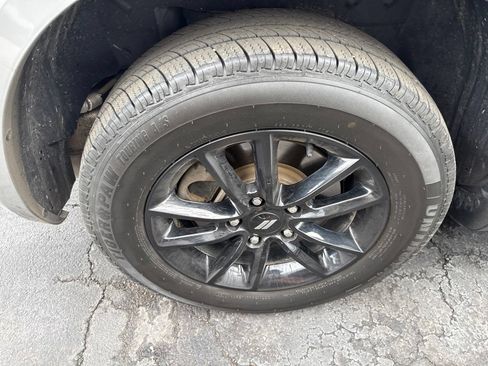 Used 2020 Dodge Journey SE w/ SE Popular Equipment Group FWD image 24