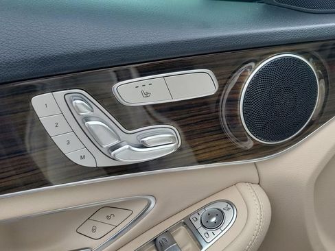 Used 2019 Mercedes-Benz C 300 4MATIC Sedan image 16