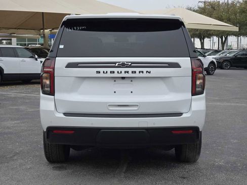 Certified 2024 Chevrolet Suburban Z71 w/ Luxury Package image 4