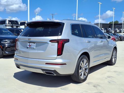 Used 2020 Cadillac XT6 Premium Luxury FWD image 6