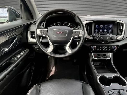 Used 2024 GMC Terrain SLT AWD/4WD image 8