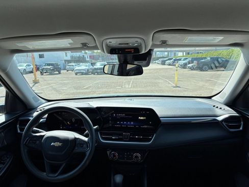 Used 2025 Chevrolet TrailBlazer LT FWD image 31