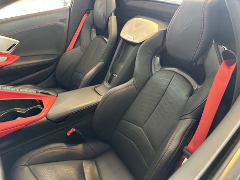 Used 2023 Chevrolet Corvette Stingray Premium Conv w/ Z51 Performance Package RWD image 14