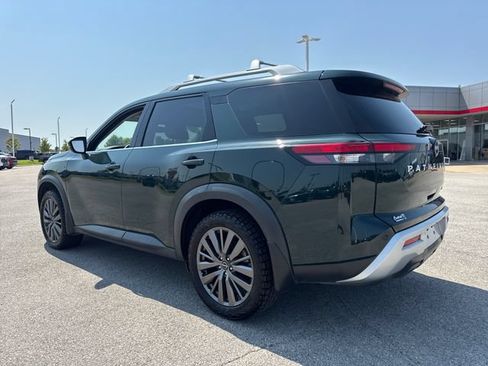 Used 2022 Nissan Pathfinder SL w/ SL Premium Package FWD image 4