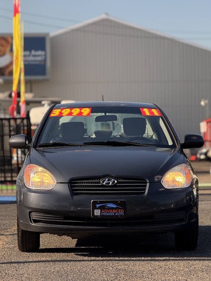 Used 2011 Hyundai Accent GLS FWD image 2
