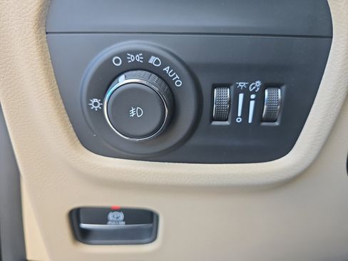 Used 2023 Jeep Grand Cherokee L Limited w/ MOPAR Finishing Package image 26