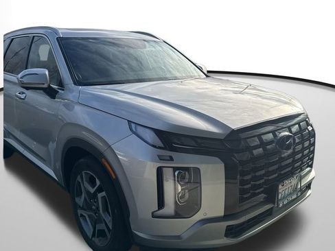 Used 2023 Hyundai Palisade SEL w/ Premium Package image 11