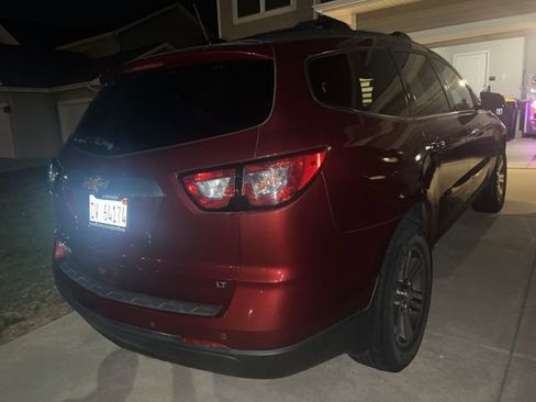 Used 2017 Chevrolet Traverse LT image 8