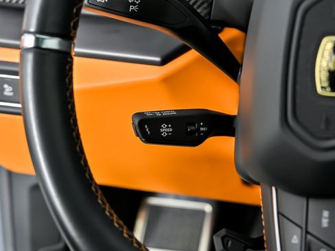 Used 2023 Lamborghini Urus S AWD/4WD image 33