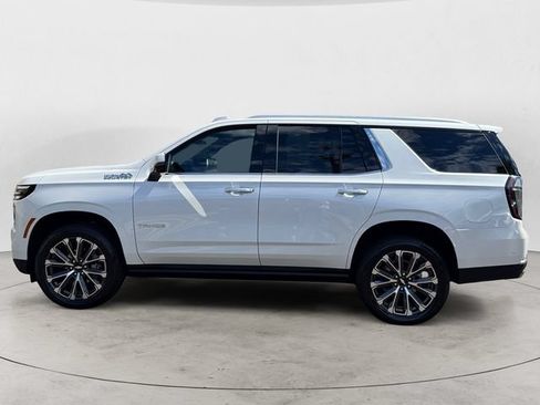 Used 2025 Chevrolet Tahoe High Country AWD/4WD image 8