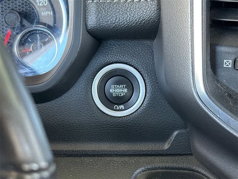 Used 2024 RAM 1500 Laramie image 12