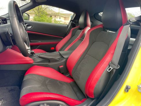 Used 2024 Nissan Z Performance w/ Floor Mat Package image 12