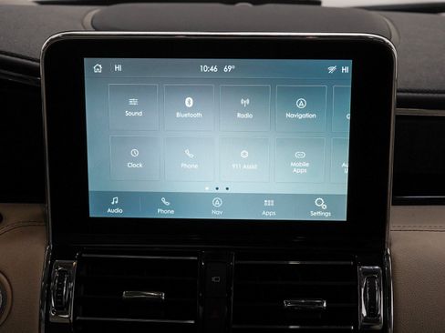 Used 2021 Lincoln Navigator Reserve w/ Luxury Package AWD/4WD image 15