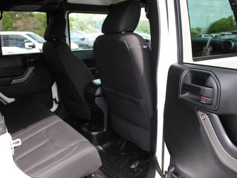Used 2018 Jeep Wrangler Unlimited Sport S AWD/4WD image 10