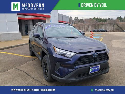 Used 2024 Toyota RAV4 XLE w/ Weather Package image 7