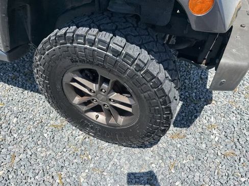 Used 2016 Jeep Wrangler Unlimited Sahara AWD/4WD image 9