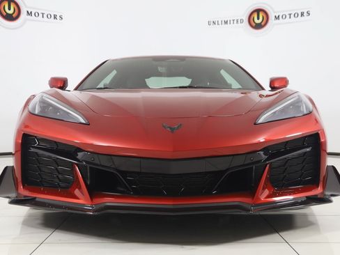 Used 2025 Chevrolet Corvette Z06 w/ Z07 Performance Package RWD image 6