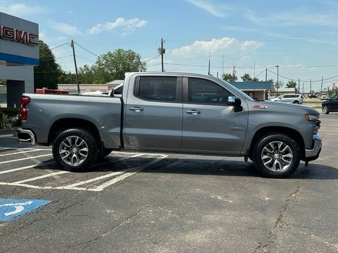 Used 2022 Chevrolet Silverado 1500 LT AWD/4WD image 4