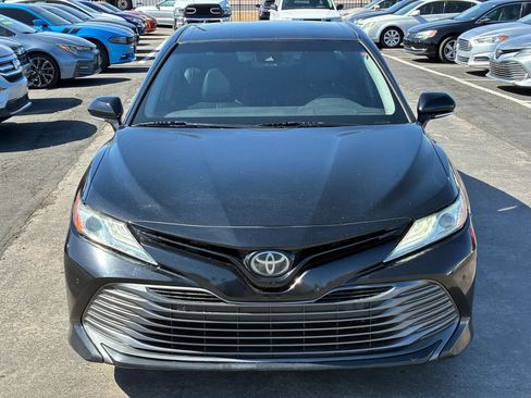 Used 2018 Toyota Camry XLE FWD image 14