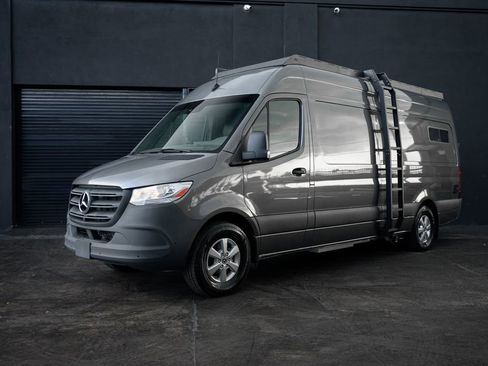 Used 2022 Mercedes-Benz Sprinter 2500 image 1