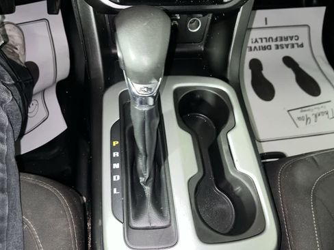 Used 2022 Chevrolet Colorado LT w/ Fleet Safety Package image 20