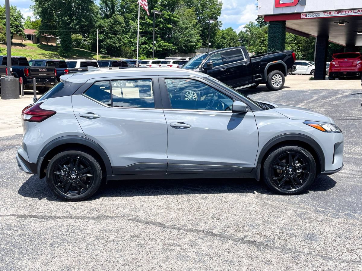 Used 2023 Nissan Kicks SV FWD image 4