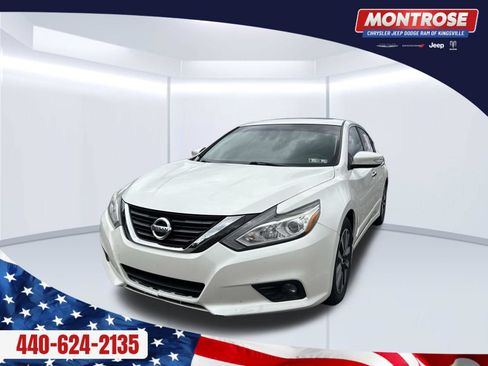 Used 2017 Nissan Altima 2.5 SV w/ Convenience Package FWD image 1