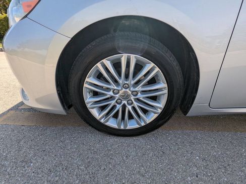 Used 2014 Lexus ES 350 w/ Luxury Package image 28