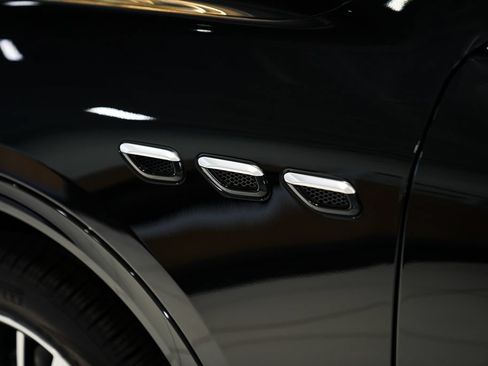 Used 2025 Maserati Grecale GT AWD/4WD image 24