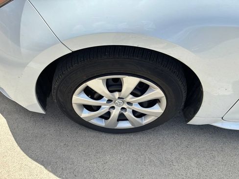 Used 2025 Toyota Corolla LE FWD image 5