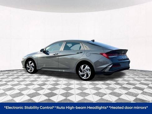 New 2025 Hyundai Elantra SEL image 7