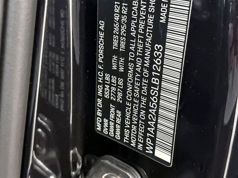 New 2025 Porsche Macan image 30