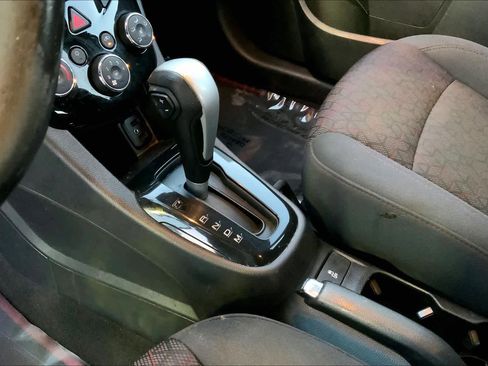 Used 2017 Chevrolet Sonic LT w/ Convenience Package image 15