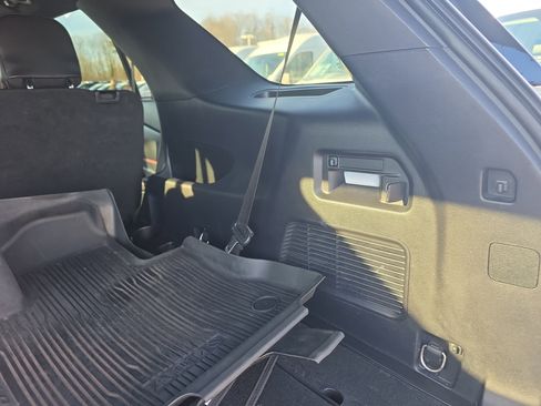 Certified 2022 Ford Explorer ST-Line w/ Class IV Trailer Tow Package image 18