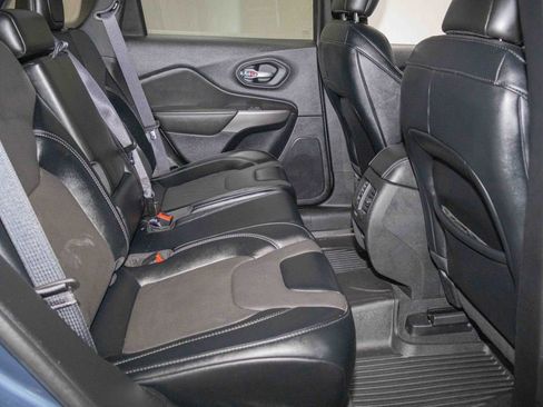 Used 2022 Jeep Cherokee Latitude Lux w/ Mopar Interior Package image 10