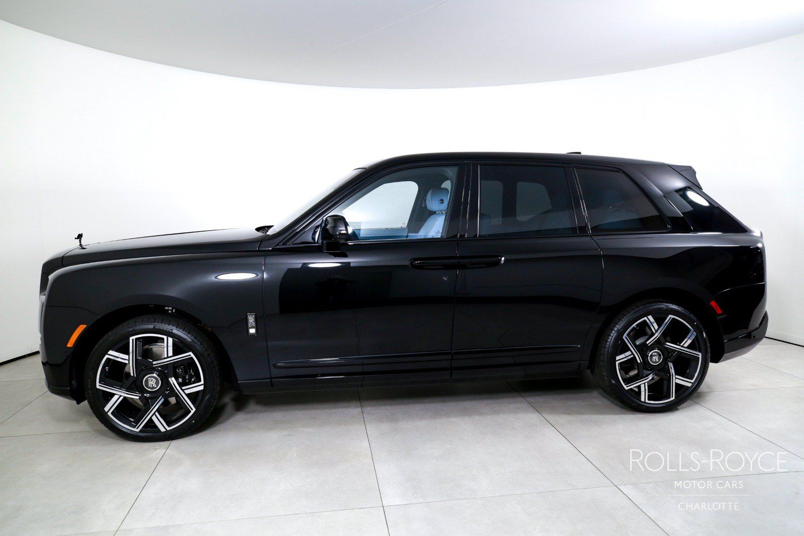 New 2027 Rolls-Royce Cullinan Black Badge AWD/4WD image 3