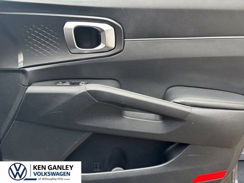 Used 2022 Kia Sorento LX AWD/4WD image 26