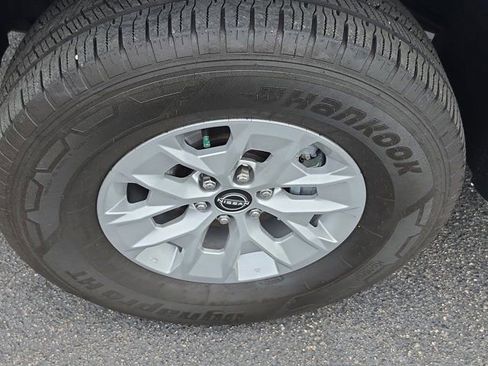 Used 2025 Nissan Frontier S RWD image 8
