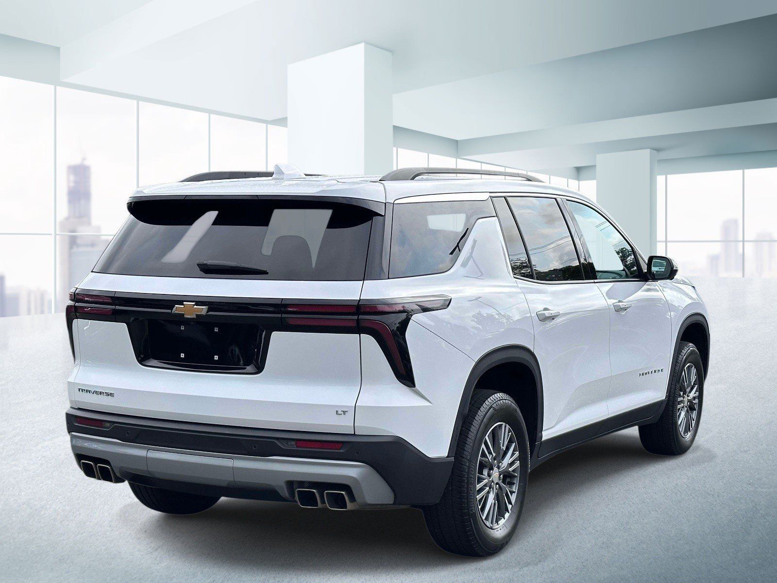 Used 2024 Chevrolet Traverse LT FWD image 4