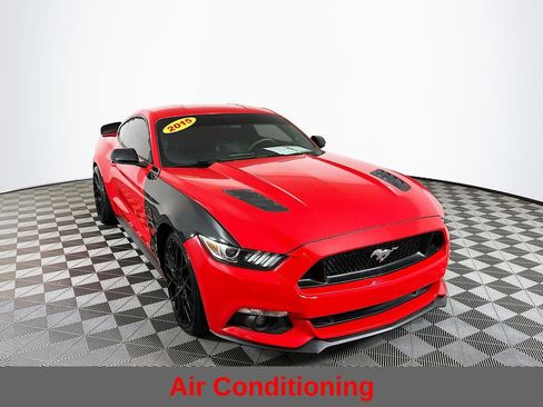Used 2015 Ford Mustang GT Premium image 4