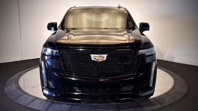 Used 2022 Cadillac Escalade Sport Platinum w/ Heavy-Duty Trailer Package AWD/4WD image 29