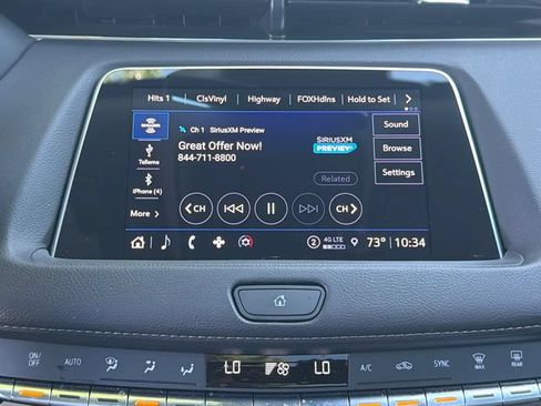 Used 2023 Cadillac XT4 Luxury w/ Cold Weather Package FWD image 29